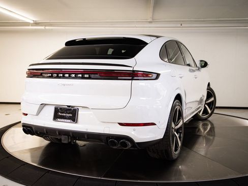 Certified 2026 Porsche Cayenne Coupe AWD/4WD image 7