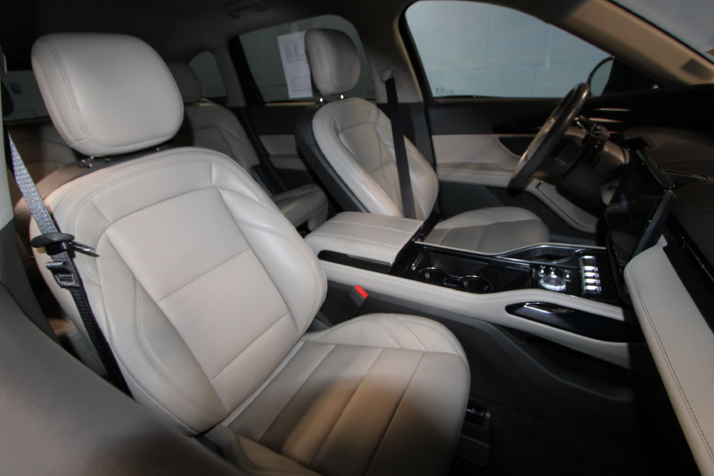 Used 2024 Lincoln Nautilus Premier AWD/4WD image 26