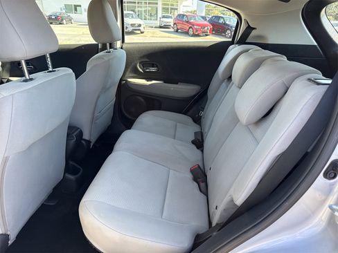 Used 2021 Honda HR-V LX image 10