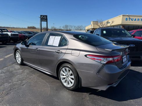Used 2020 Toyota Camry SE image 24