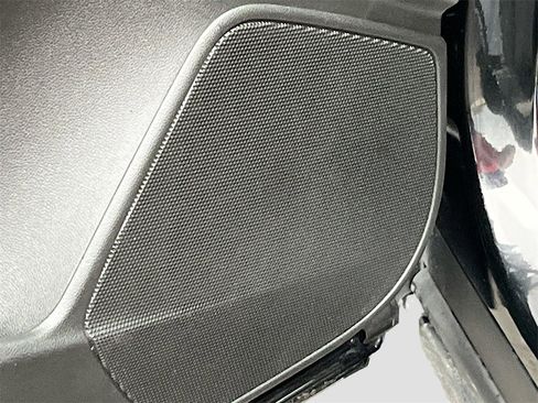 Used 2020 Cadillac XT4 Premium Luxury w/ Cold Weather Package image 19