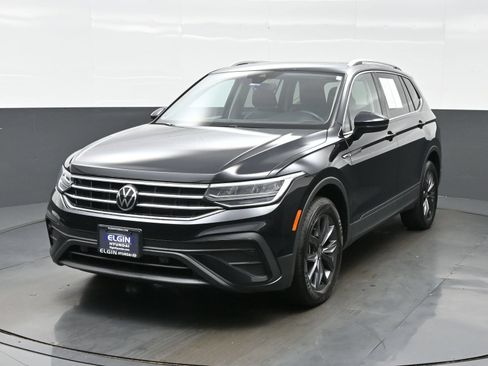 Used 2022 Volkswagen Tiguan SE AWD/4WD image 1