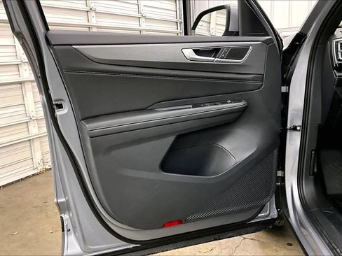 New 2026 Volkswagen Atlas Cross Sport SE image 24