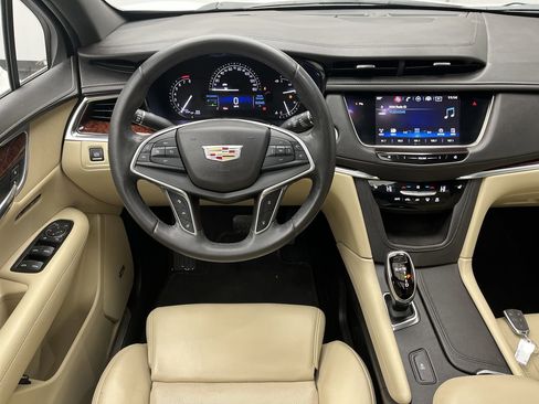 Used 2017 Cadillac XT5 Luxury w/ Driver Awareness Package image 14