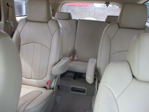 Used 2012 Buick Enclave Leather FWD image 15