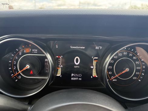 Used 2023 Jeep Wrangler Unlimited Sahara AWD/4WD image 17