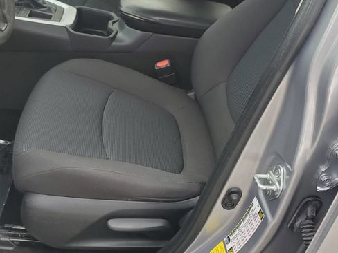 Used 2022 Toyota RAV4 LE image 16