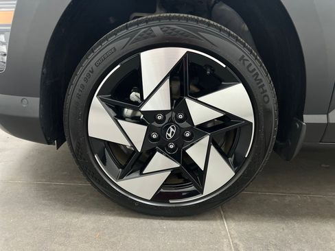 Used 2024 Hyundai Kona Limited AWD/4WD image 30