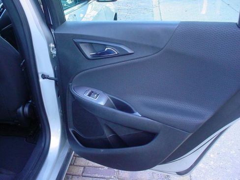 Used 2018 Chevrolet Malibu LT image 9