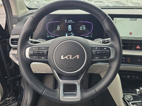 Used 2023 Kia Sportage EX image 25