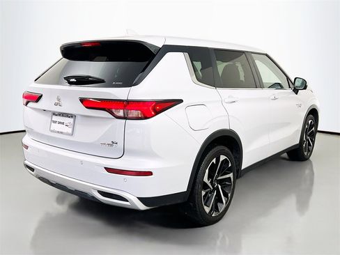 Used 2024 Mitsubishi Outlander SE image 7