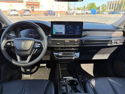 Certified 2023 Lincoln Corsair Reserve w/ Equipment Group 201A AWD/4WD image 15