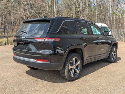 New 2026 Jeep Grand Cherokee Limited RWD image 3