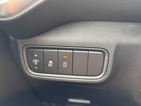 Used 2025 Kia Soul LX w/ LX Technology Package FWD image 7