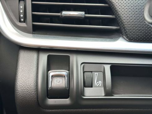 Used 2017 Cadillac XTS Luxury AWD/4WD image 32