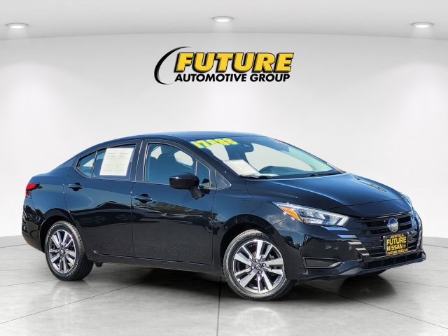 Certified 2025 Nissan Versa SV FWD image 1