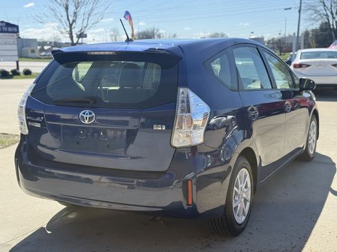 Used 2012 Toyota Prius V Two image 7