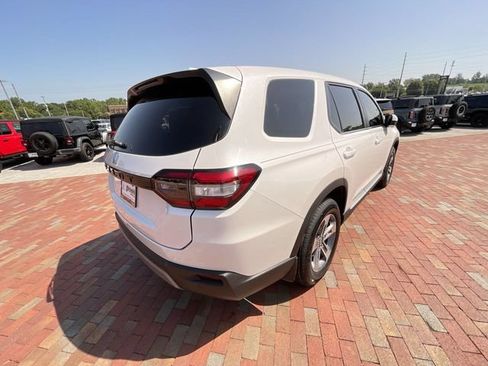 Certified 2025 Honda Pilot EX-L image 35