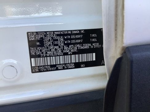 Used 2020 Toyota RAV4 LE w/ All Weather Liner Package image 20