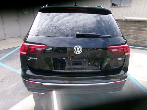 Used 2021 Volkswagen Tiguan SE AWD/4WD image 5