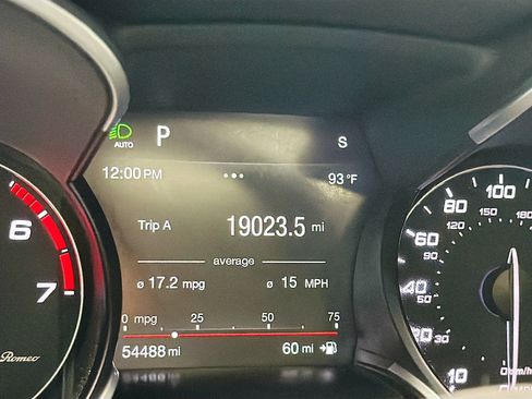 Used 2019 Alfa Romeo Stelvio Sport w/ Quick Order Package 22K Sport image 8