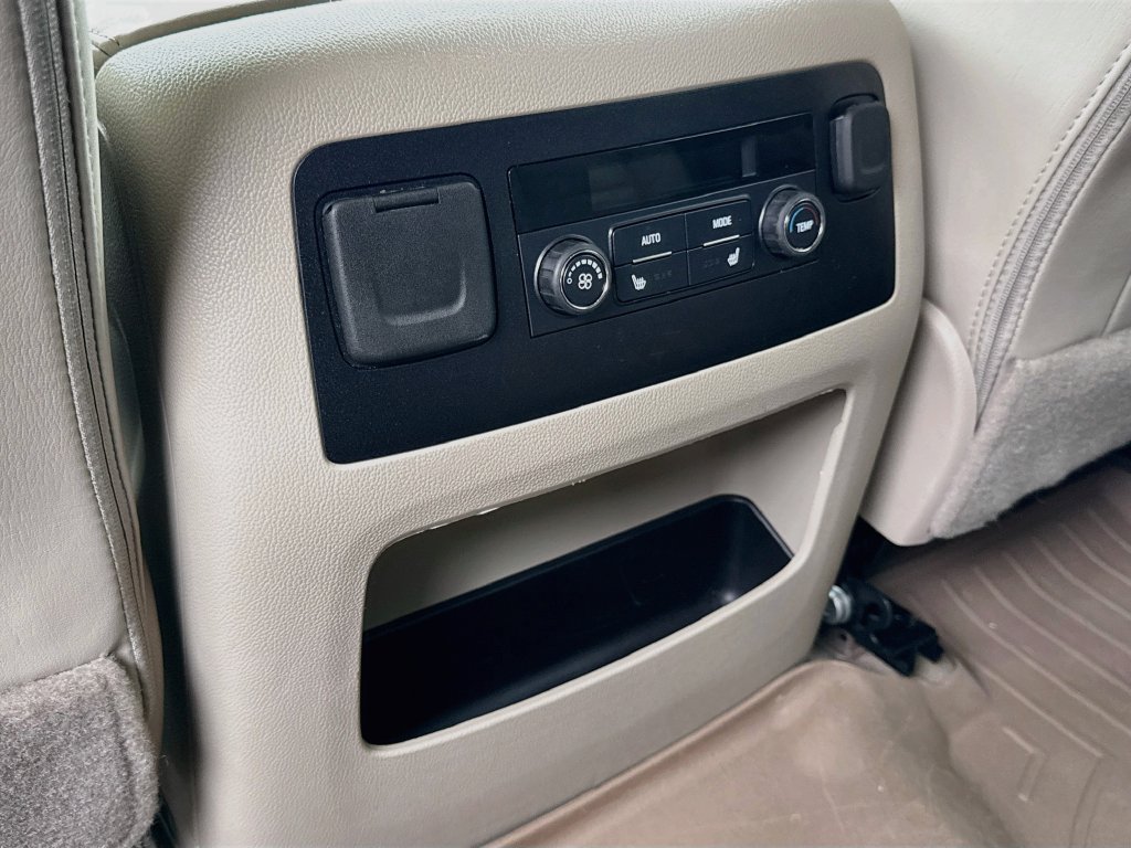 Used 2020 GMC Yukon XL Denali w/ Denali Premium Package AWD/4WD image 32