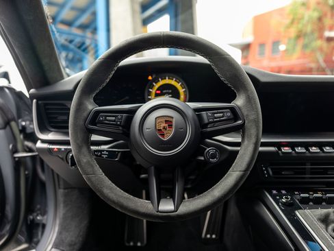 Certified 2022 Porsche 911 GT3 RWD image 6