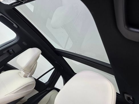 Certified 2025 Mercedes-Benz GLC 350e 4MATIC image 12