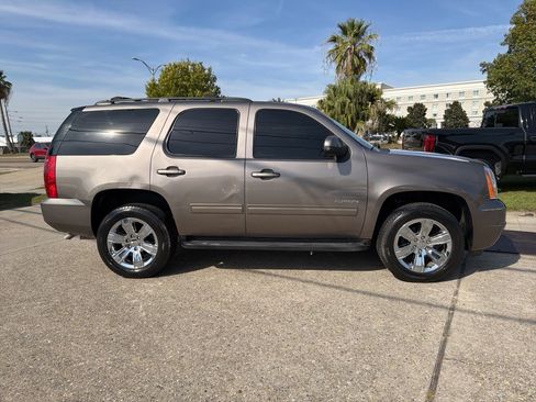 Used 2014 GMC Yukon SLE image 3