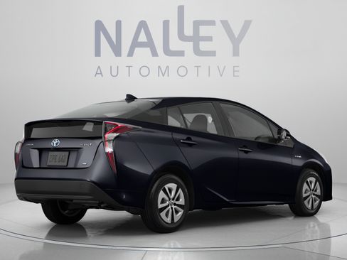 Used 2018 Toyota Prius Three FWD image 3
