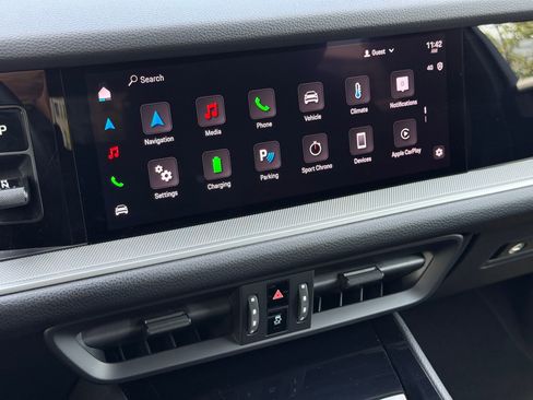 Certified 2024 Porsche Cayenne image 19