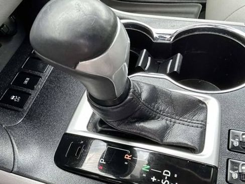 Used 2018 Toyota Highlander XLE FWD image 23