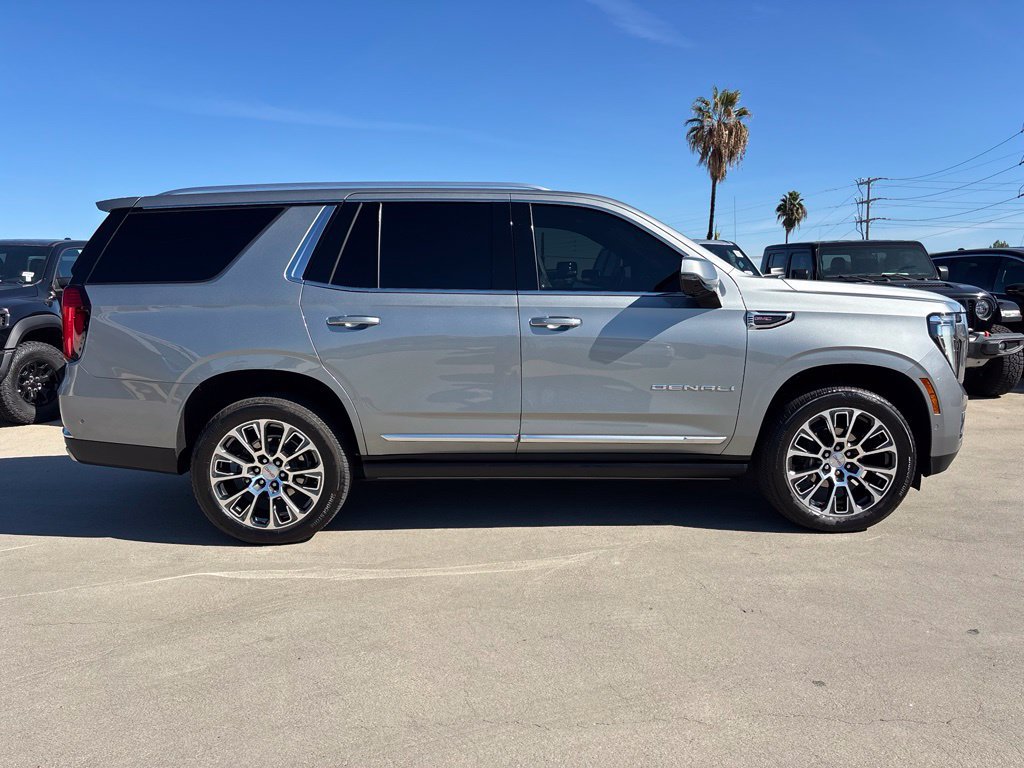 Used 2025 GMC Yukon Denali w/ Sun & Power Step Package AWD/4WD image 2