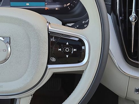 New 2026 Volvo XC60 B5 Ultra w/ Protection Package Premier image 20