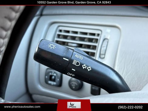 Used 2001 Toyota Avalon XL image 27