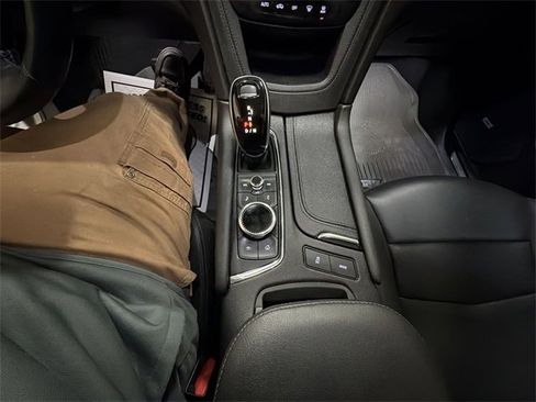 Certified 2020 Cadillac XT5 Premium Luxury w/ LPO, Floor Liner Package image 21