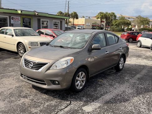 Used 2014 Nissan Versa SV w/ Convenience Package FWD image 7
