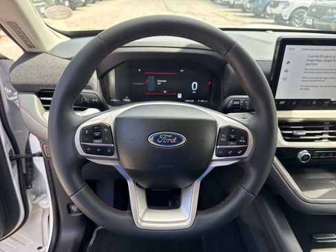 Used 2025 Ford Explorer Active w/ Active Comfort Package AWD/4WD image 24