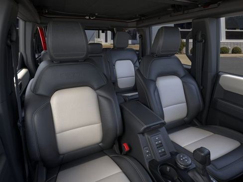 New 2026 Ford Bronco Outer Banks w/ Sasquatch Package image 10