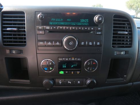 Used 2011 Chevrolet Silverado 1500 LT w/ Regional Value Package image 19