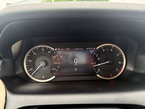 Used 2023 Land Rover Discovery Sport SE AWD/4WD image 26