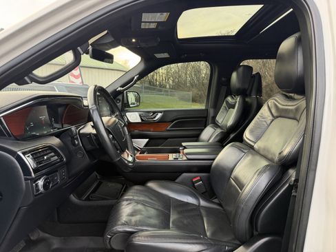 Used 2020 Lincoln Navigator Reserve w/ Equipment Group 208A Reserve image 10