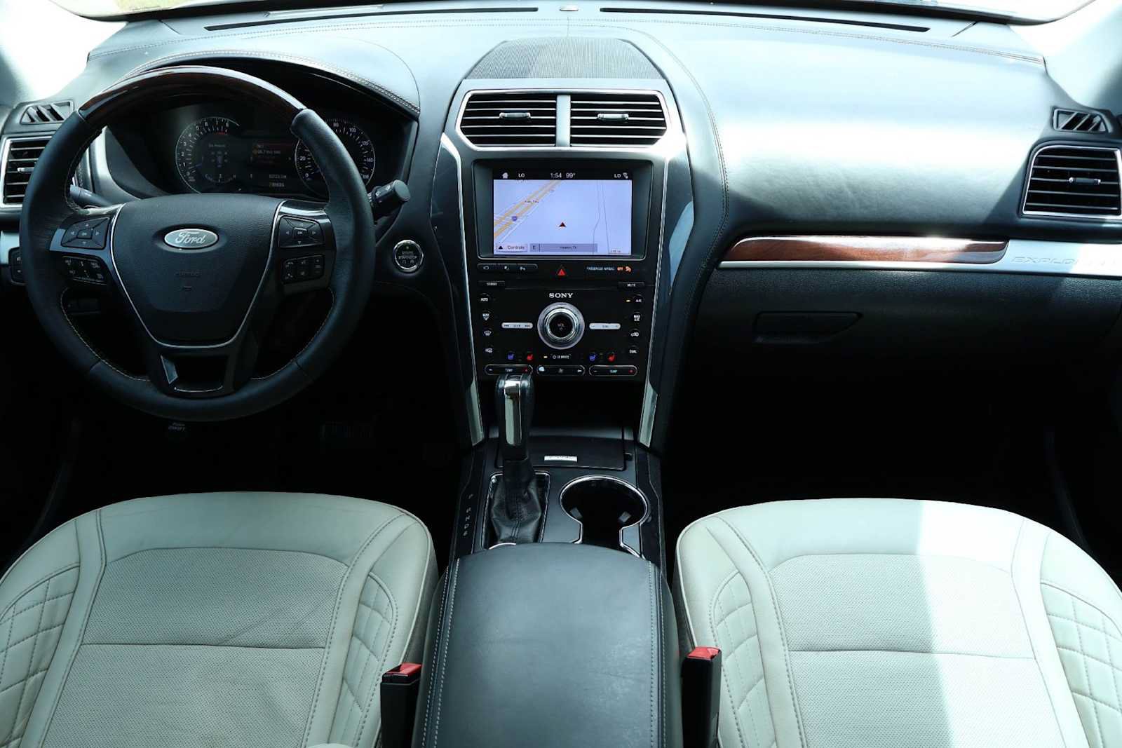 Used 2019 Ford Explorer Platinum AWD/4WD image 10