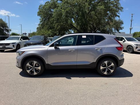 Certified 2026 Volvo XC40 B5 Plus AWD/4WD image 3