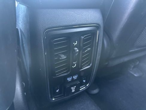 Used 2020 Jeep Grand Cherokee Limited w/ Luxury Group II RWD image 16
