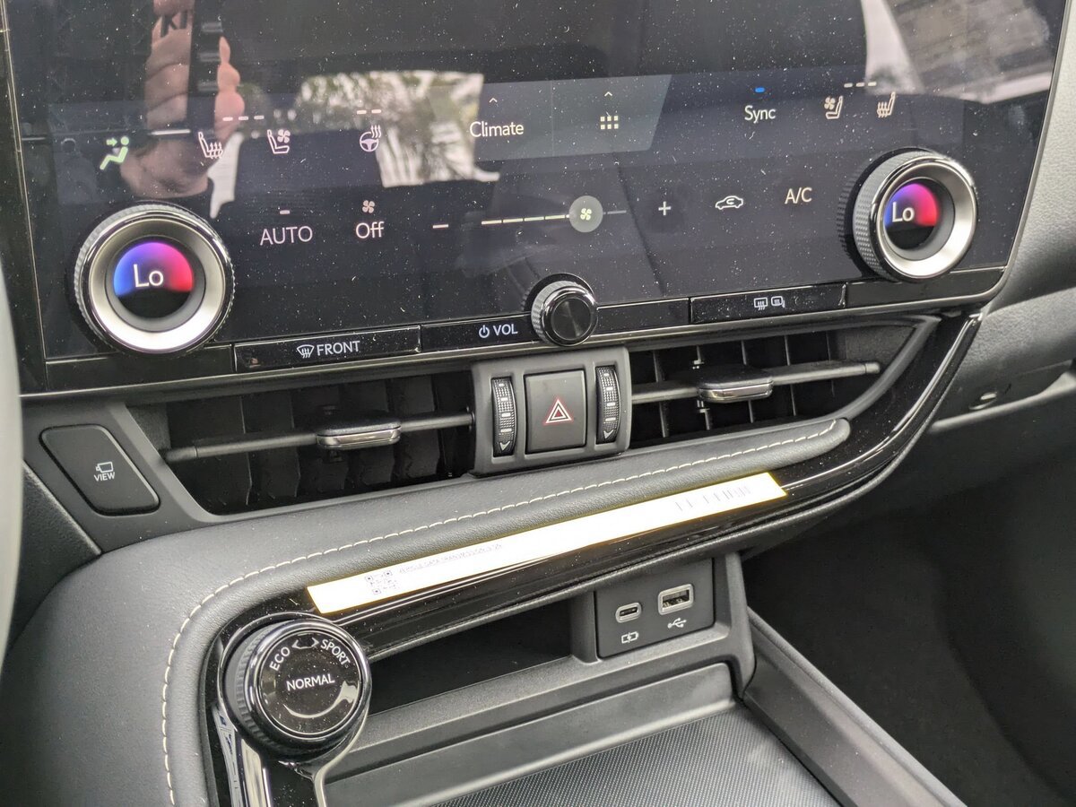 Used 2025 Lexus NX 350h AWD w/ Accessory Package (2T) image 21