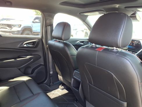 Used 2024 Chevrolet Trax RS w/ Sunroof Package FWD image 13