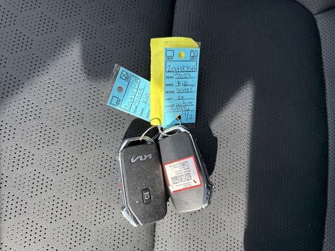 Used 2023 Kia Seltos EX AWD/4WD image 33
