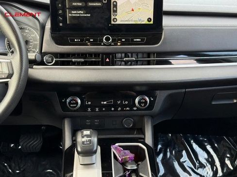 Used 2025 Mitsubishi Outlander SE AWD/4WD image 16