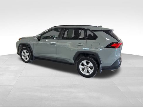 Used 2021 Toyota RAV4 XLE image 9